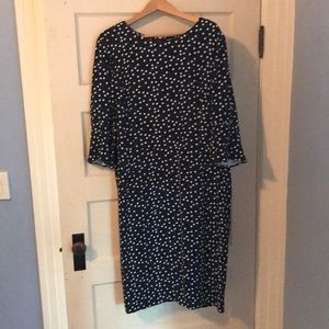 Navy polka-dot 3/4 length sleeve dress.